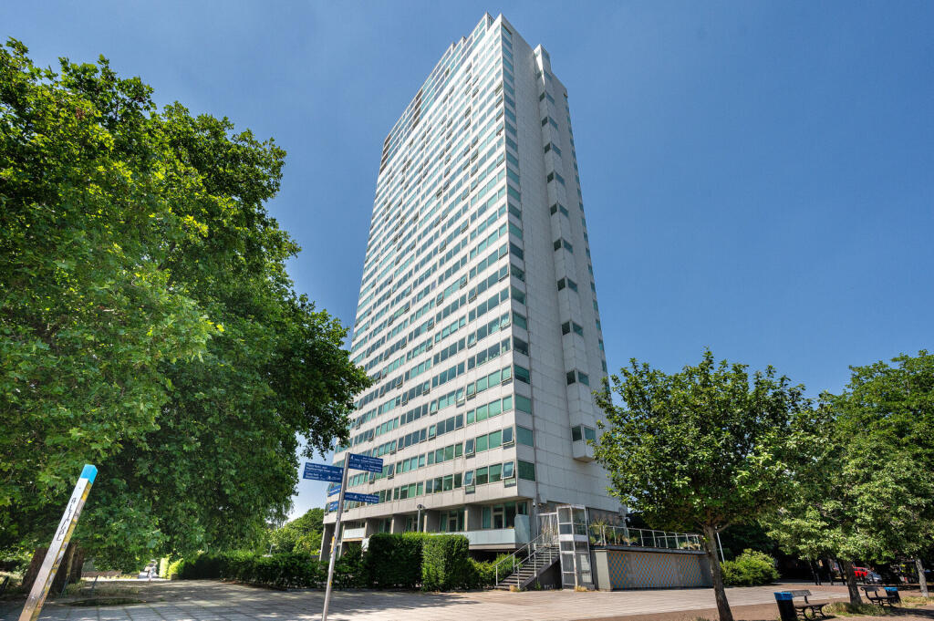 2 bed 1st Floor Flat for rent in Deptford. From Foxtons - Greenwich 2 bed 1st Floor Flat for rent in Deptford. From Foxtons - Greenwich