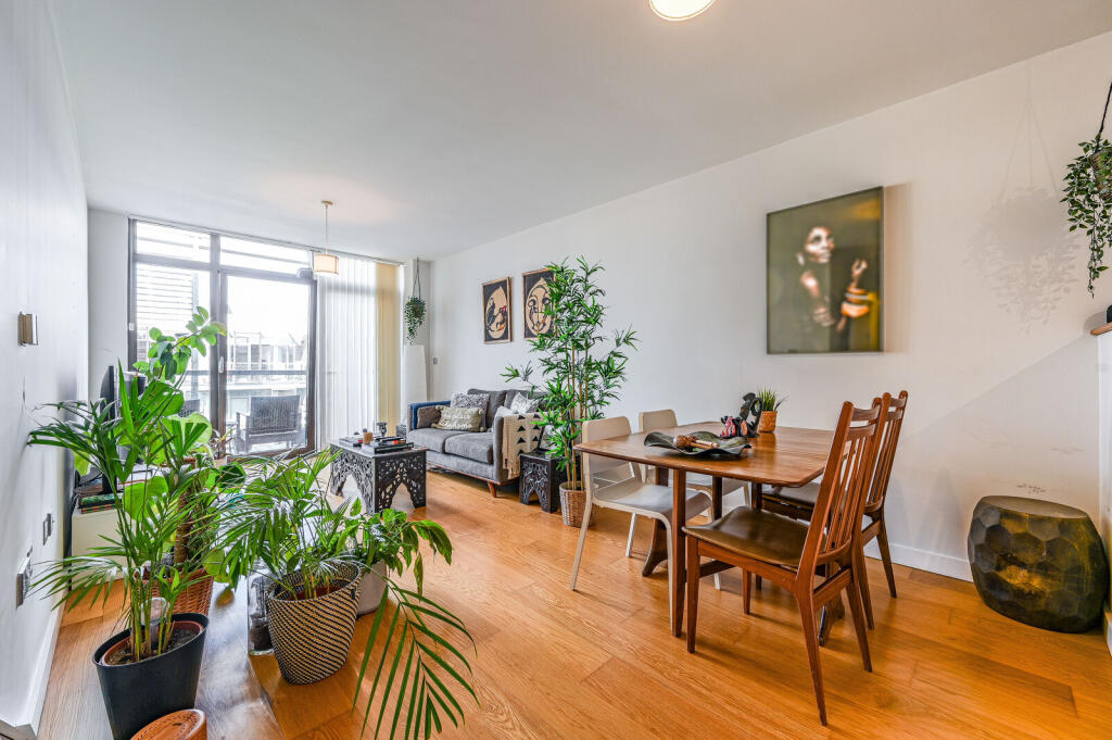 2 bed 1st Floor Flat for rent in London. From Foxtons - Greenwich 2 bed 1st Floor Flat for rent in London. From Foxtons - Greenwich