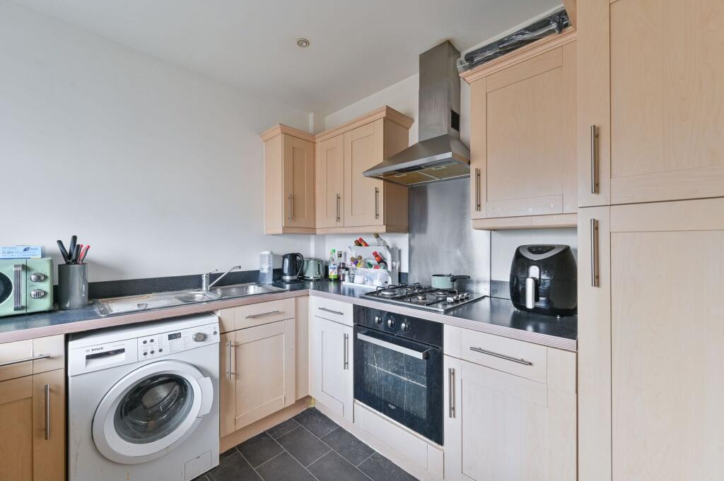2 bed 1st Floor Flat for rent in Greenwich. From Foxtons - Greenwich