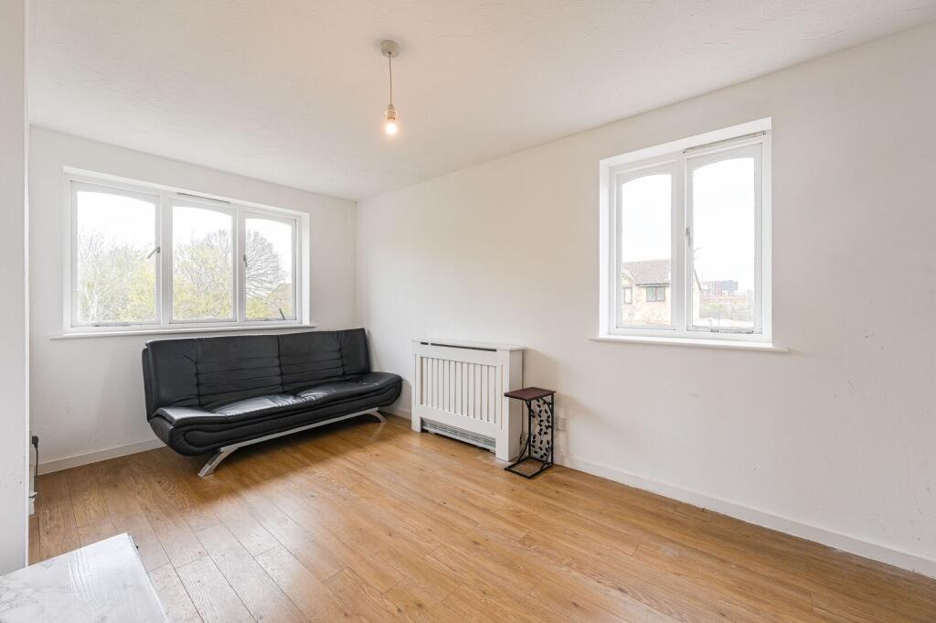1 bed 1st Floor Flat for rent in London. From Foxtons - Greenwich