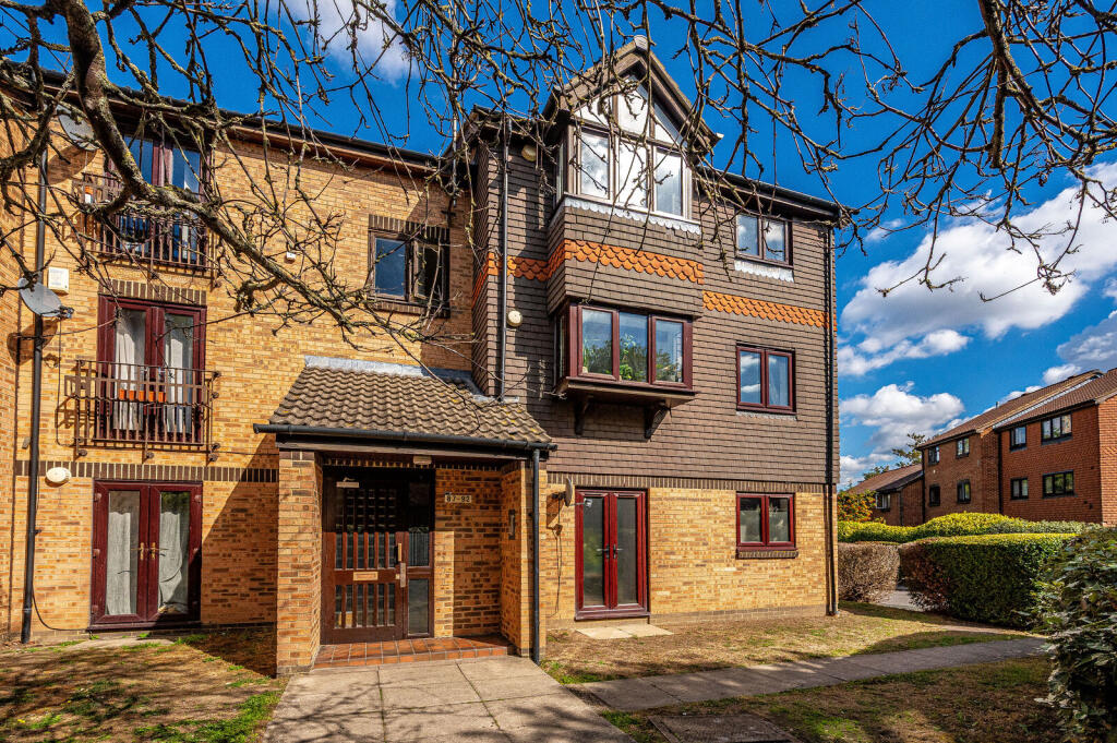 2 bed 1st Floor Flat for rent in London. From Foxtons - Greenwich