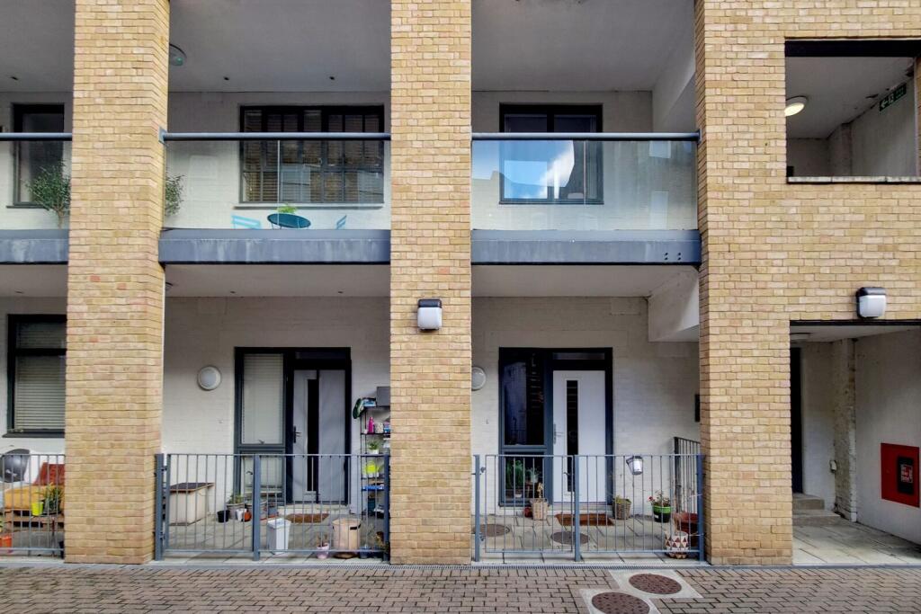 2 bed 1st Floor Flat for rent in London. From Foxtons - Greenwich