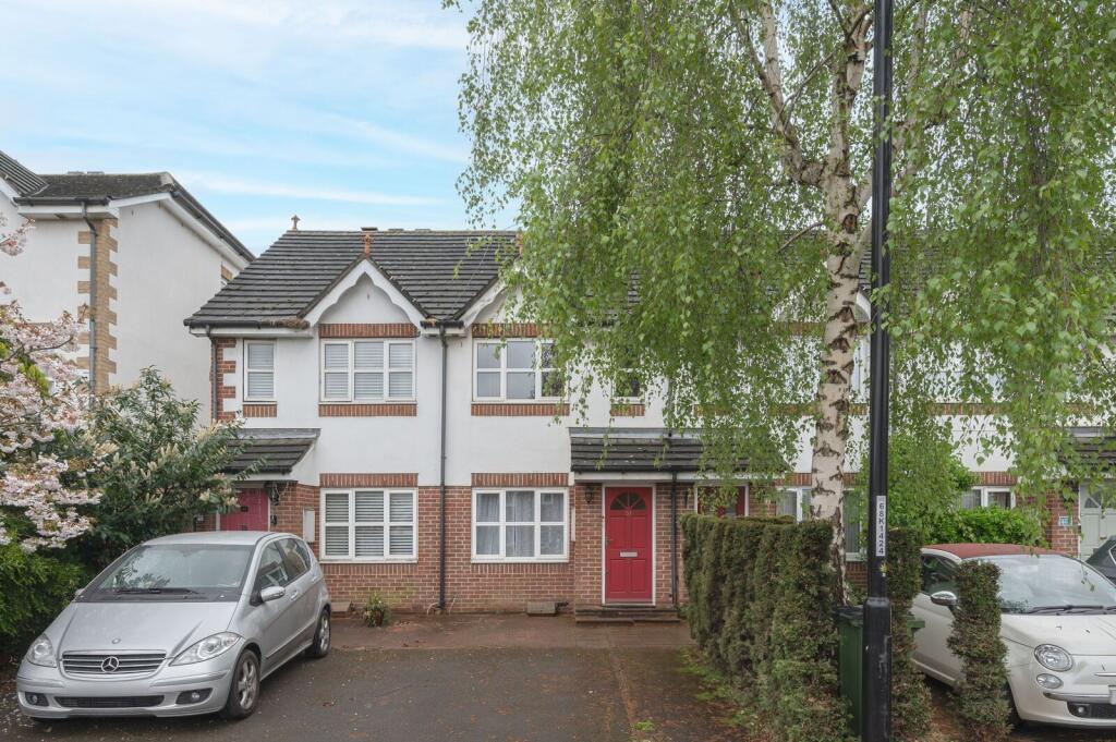 3 bed Mid Terraced House for rent in London. From Foxtons - Greenwich