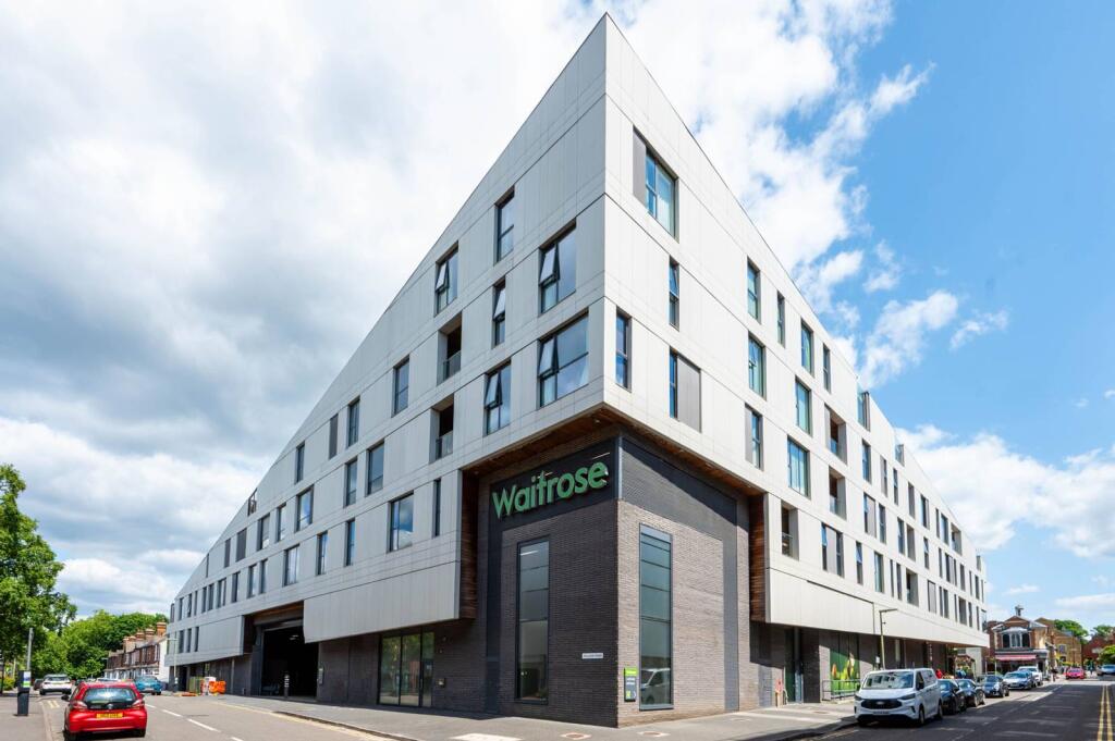 2 bed 1st Floor Flat for rent in Guildford. From Foxtons - Guildford