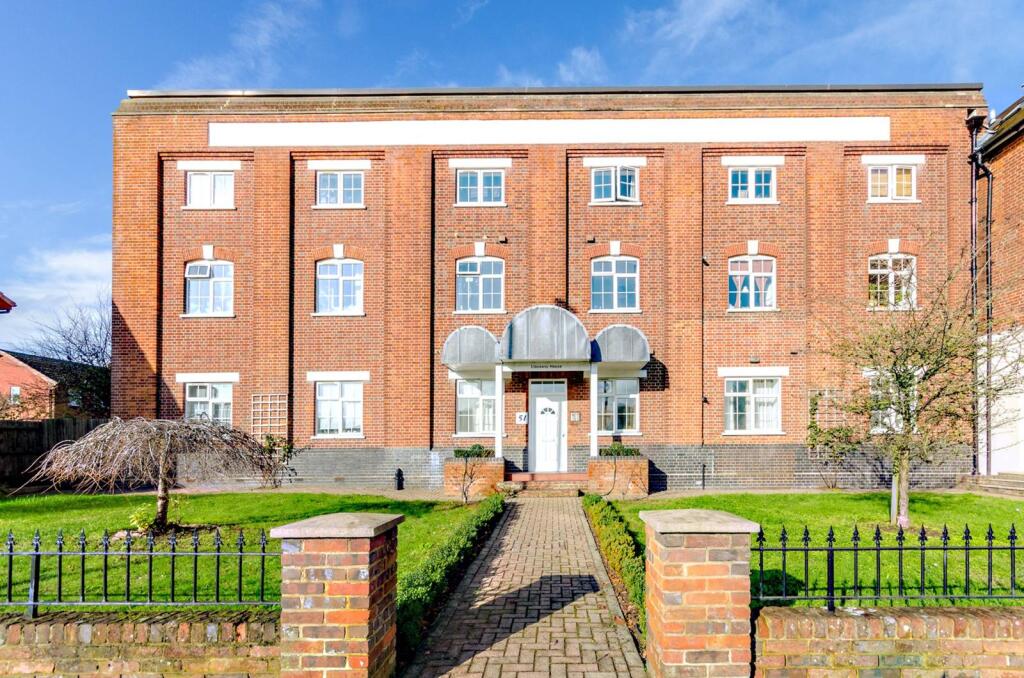 1 bed 1st Floor Flat for rent in Godalming. From Foxtons - Guildford 1 bed 1st Floor Flat for rent in Godalming. From Foxtons - Guildford