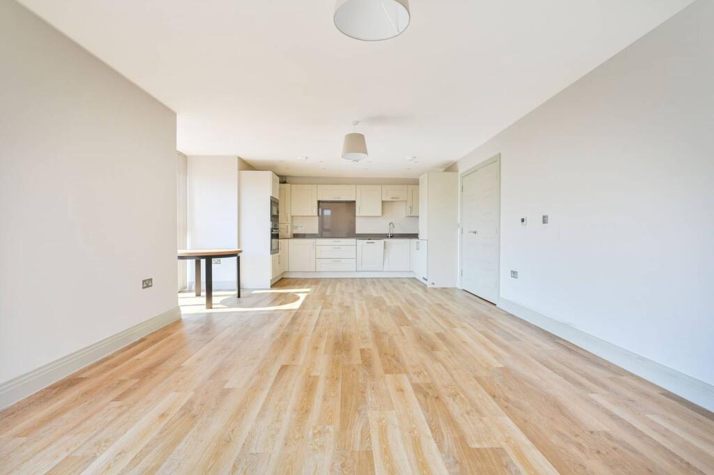 2 bed 1st Floor Flat for rent in Guildford. From Foxtons - Guildford 2 bed 1st Floor Flat for rent in Guildford. From Foxtons - Guildford