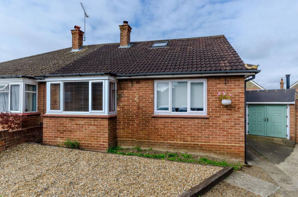 3 bed Bungalow for rent in Guildford. From Foxtons - Guildford
