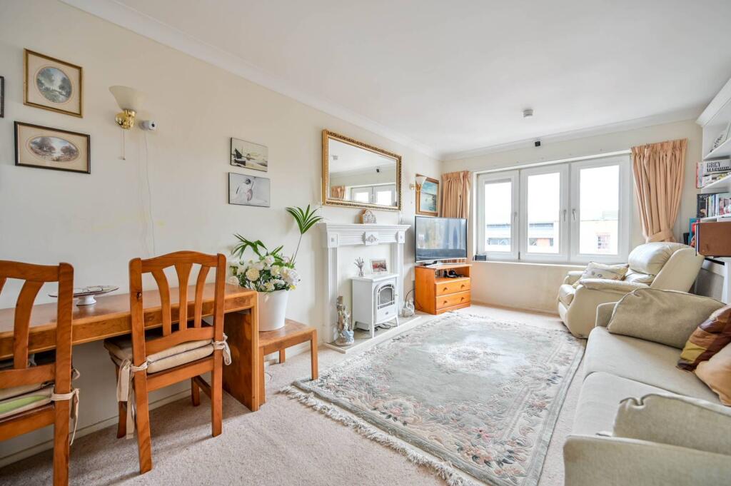 1 bed 1st Floor Flat for rent in Guildford. From Foxtons - Guildford