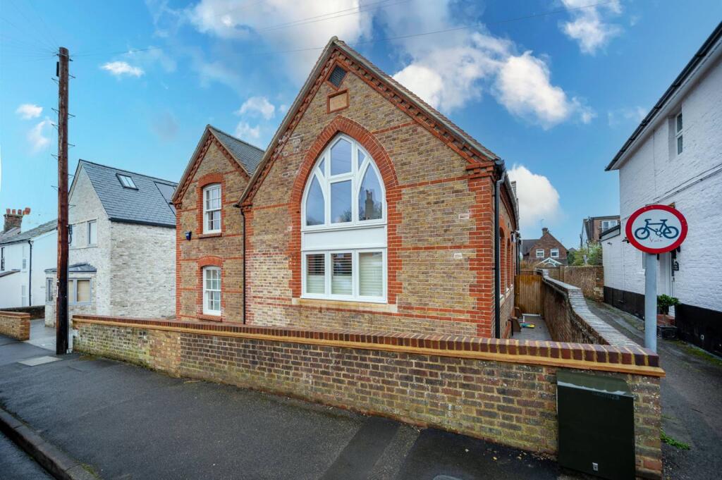 2 bed Semi Detached for rent in Guildford. From Foxtons - Guildford