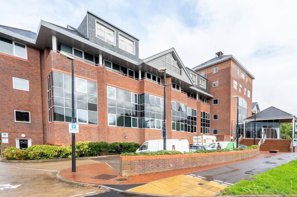 1 bed 1st Floor Flat for rent in Guildford. From Foxtons - Guildford