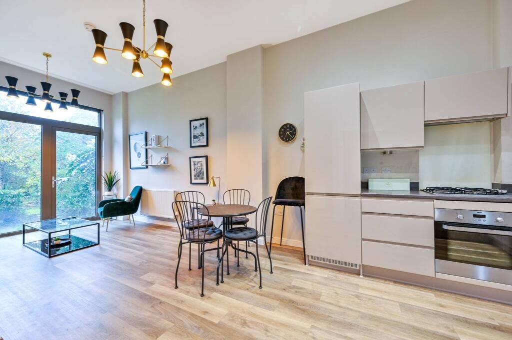 2 bed 1st Floor Flat for rent in Guildford. From Foxtons - Guildford