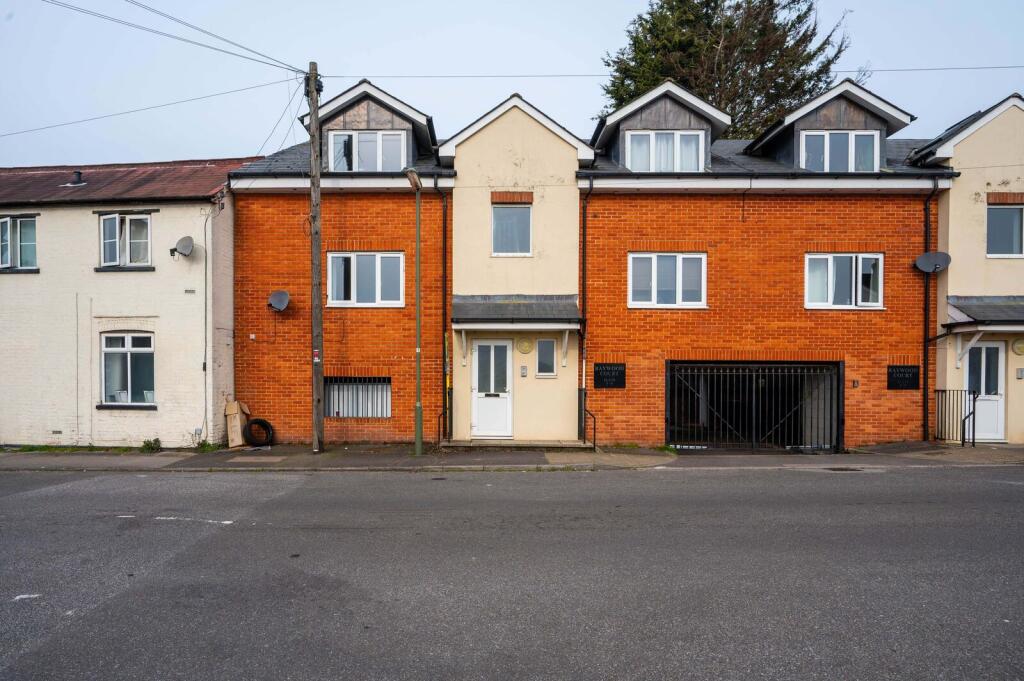 1 bed 1st Floor Flat for rent in Guildford. From Foxtons - Guildford