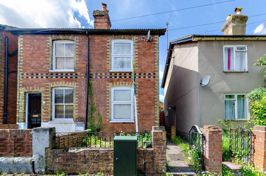 3 bed Semi Detached for rent in Guildford. From Foxtons - Guildford 3 bed Semi Detached for rent in Guildford. From Foxtons - Guildford