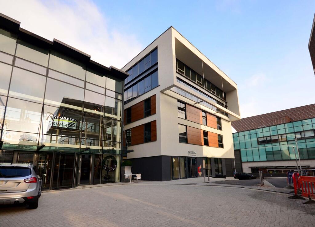 2 bed 1st Floor Flat for rent in Guildford. From Foxtons - Guildford