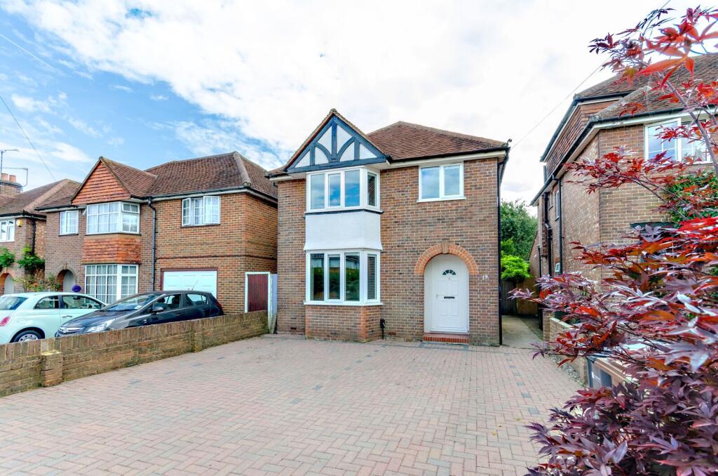 5 bed Detached for rent in Guildford. From Foxtons - Guildford 5 bed Detached for rent in Guildford. From Foxtons - Guildford