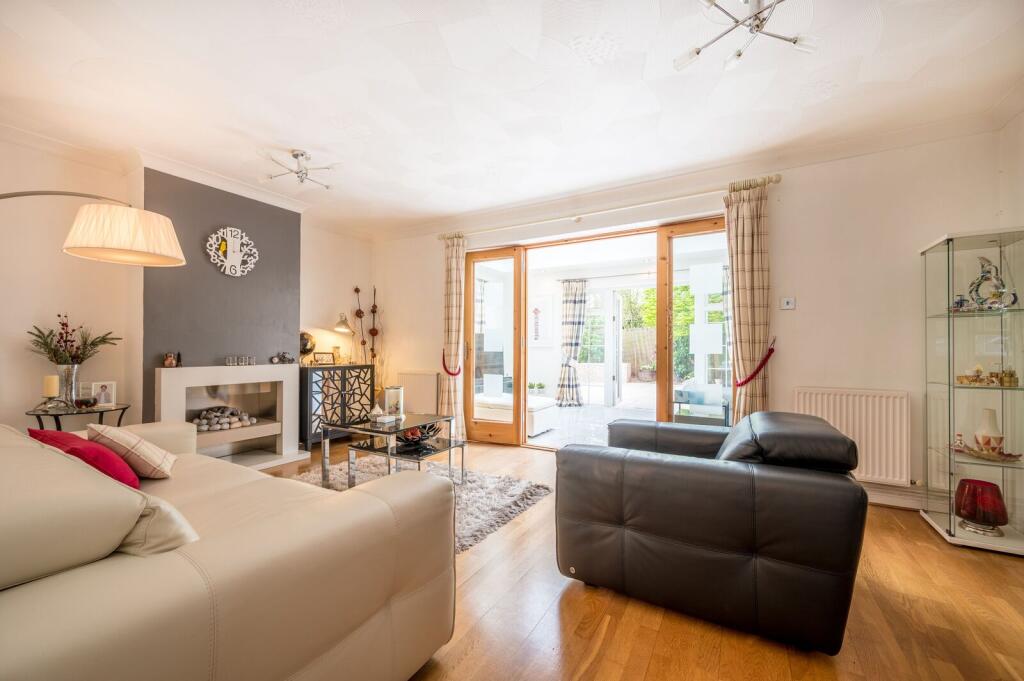 4 bed Detached for rent in Guildford. From Foxtons - Guildford 4 bed Detached for rent in Guildford. From Foxtons - Guildford