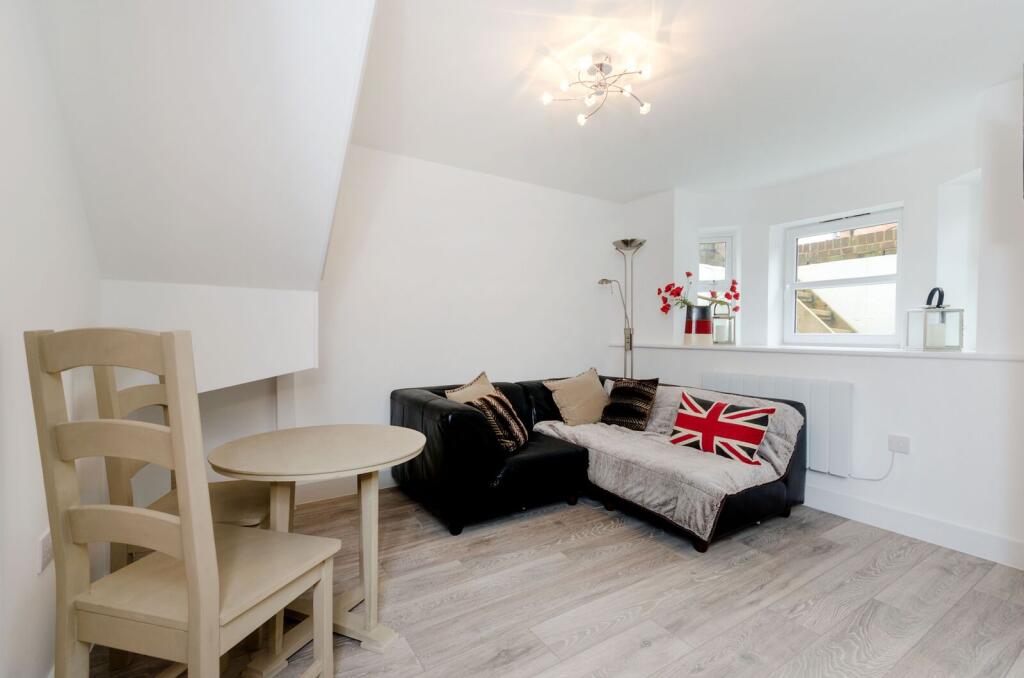 1 bed 1st Floor Flat for rent in Guildford. From Foxtons - Guildford