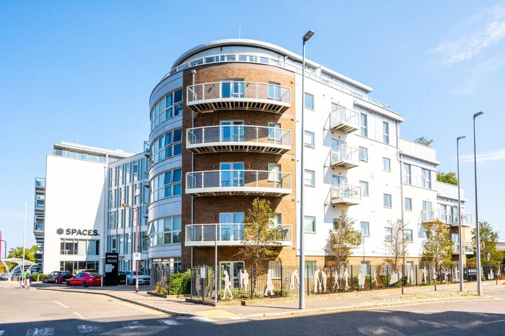 2 bed 1st Floor Flat for rent in Guildford. From Foxtons - Guildford