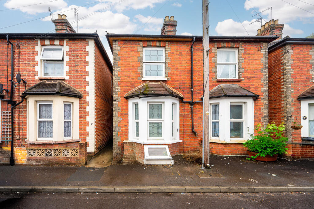 4 bed Semi Detached for rent in Guildford. From Foxtons - Guildford 4 bed Semi Detached for rent in Guildford. From Foxtons - Guildford