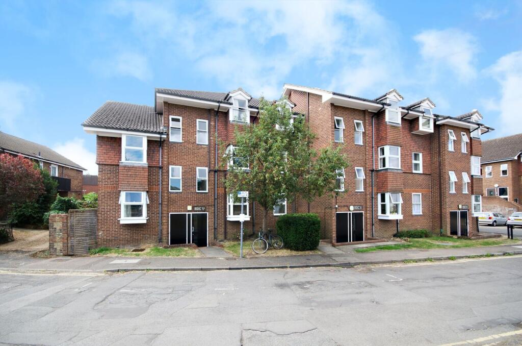 1 bed 1st Floor Flat for rent in Guildford. From Foxtons - Guildford