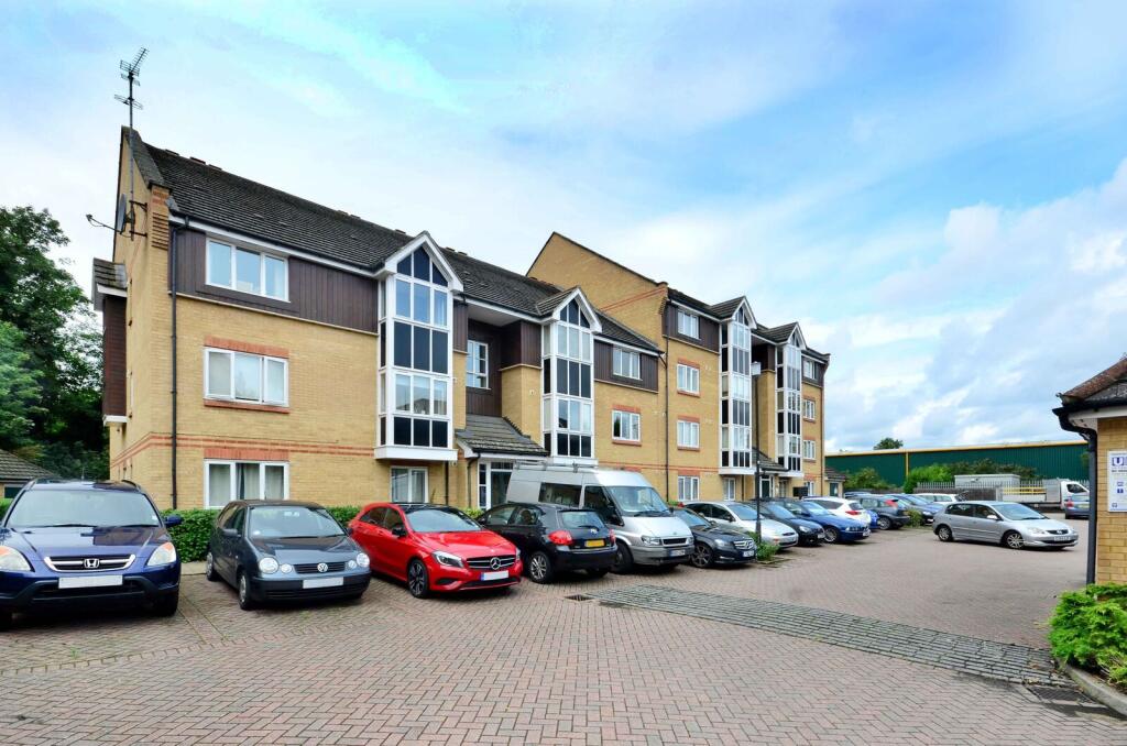 2 bed 1st Floor Flat for rent in Guildford. From Foxtons - Guildford