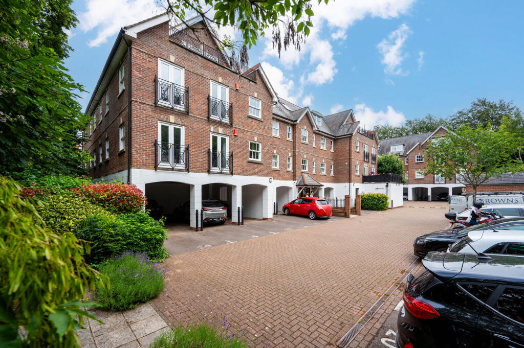 2 bed 1st Floor Flat for rent in Guildford. From Foxtons - Guildford 2 bed 1st Floor Flat for rent in Guildford. From Foxtons - Guildford