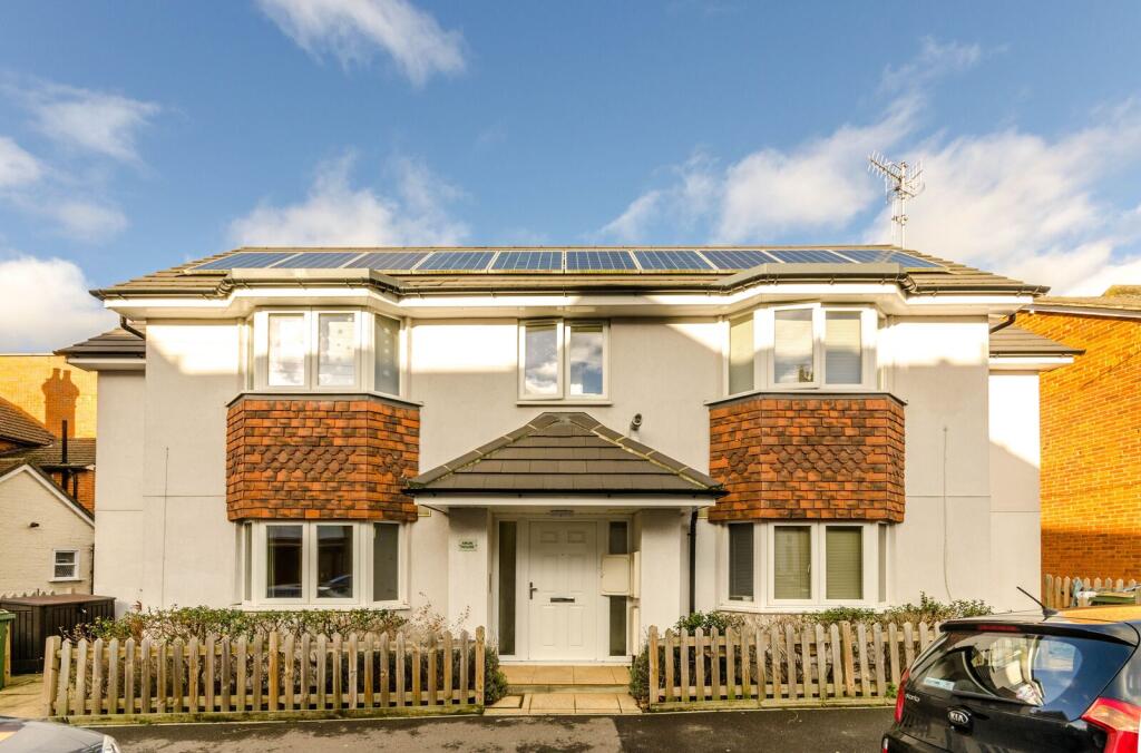 1 bed 1st Floor Flat for rent in Guildford. From Foxtons - Guildford 1 bed 1st Floor Flat for rent in Guildford. From Foxtons - Guildford
