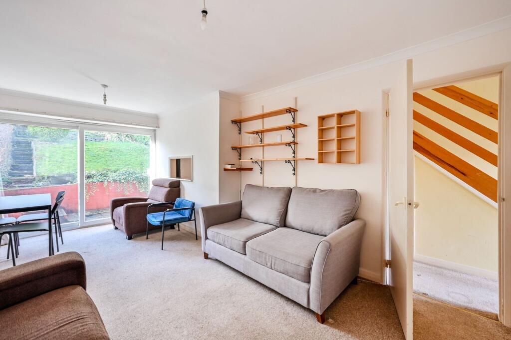 4 bed Mid Terraced House for rent in Guildford. From Foxtons - Guildford