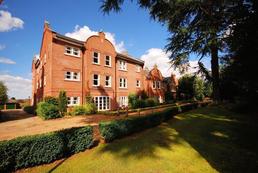 2 bed 1st Floor Flat for rent in Guildford. From Foxtons - Guildford