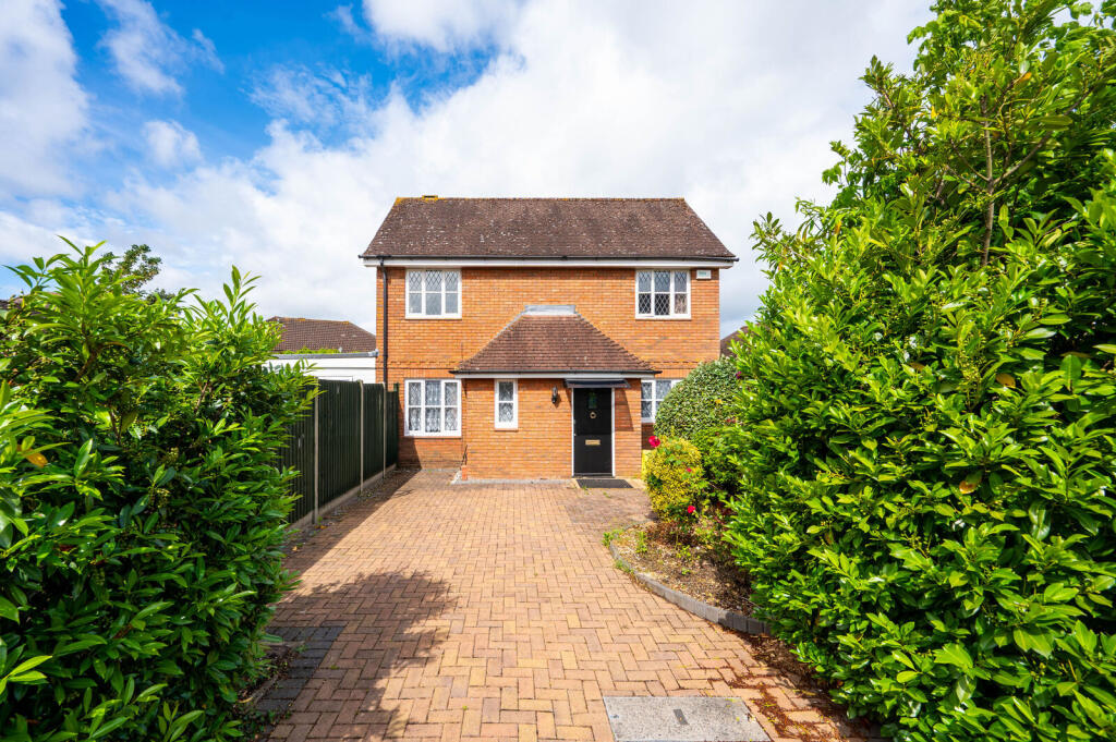 3 bed Detached for rent in Jacobs Well. From Foxtons - Guildford