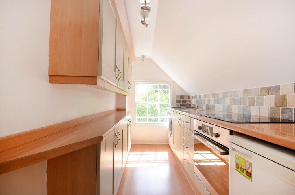 1 bed 1st Floor Flat for rent in Guildford. From Foxtons - Guildford