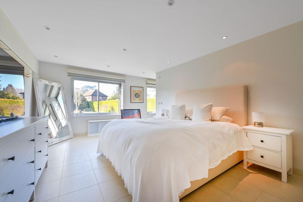 3 bed Detached for rent in Guildford. From Foxtons - Guildford