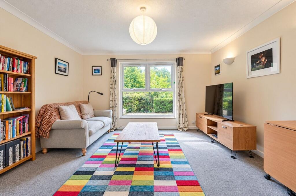 2 bed 1st Floor Flat for rent in Godalming. From Foxtons - Guildford