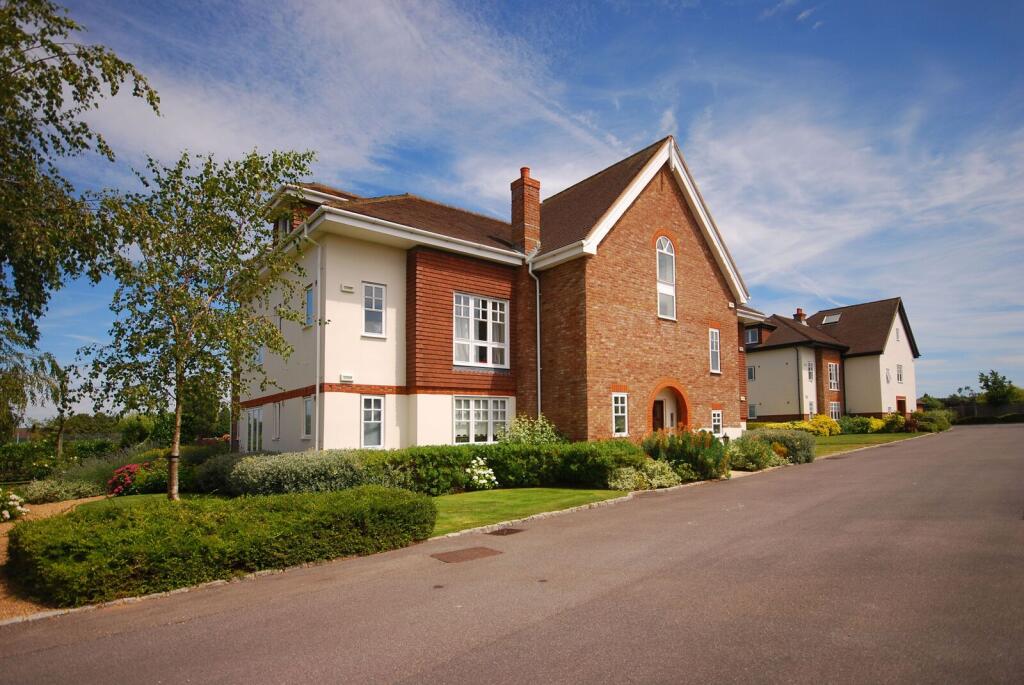 2 bed 1st Floor Flat for rent in Guildford. From Foxtons - Guildford