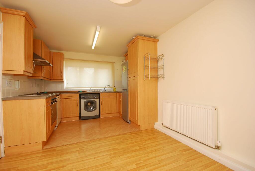 3 bed Mid Terraced House for rent in Jacobs Well. From Foxtons - Guildford