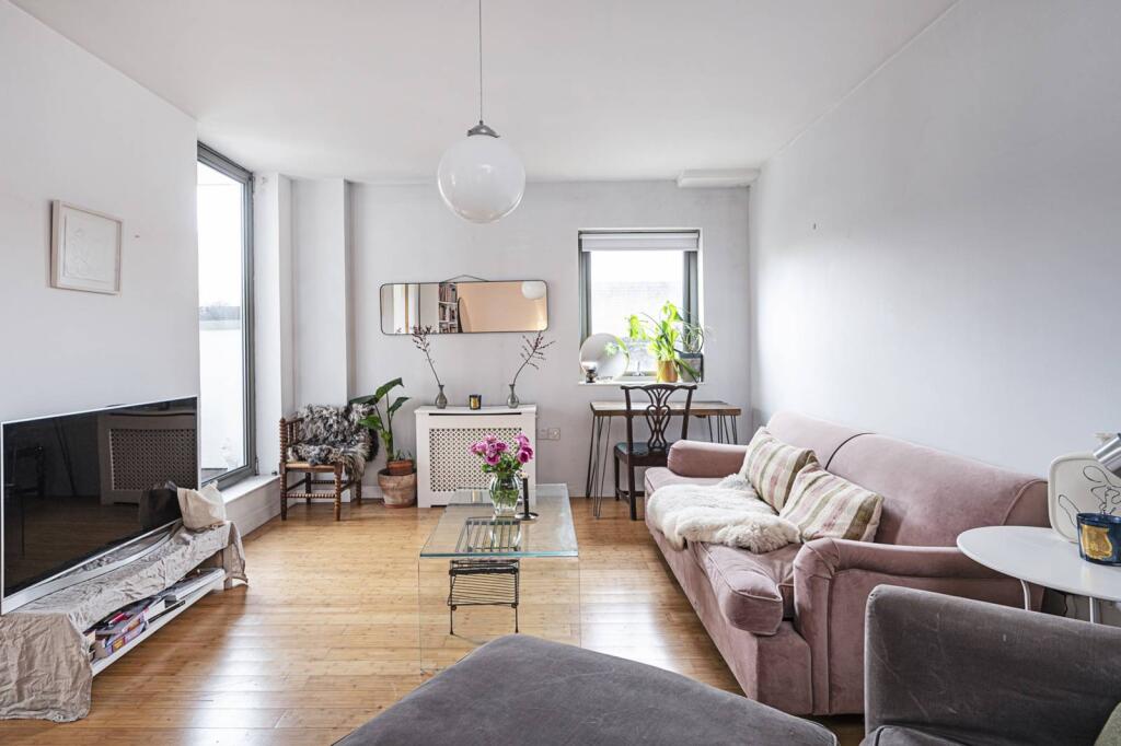 2 bed 1st Floor Flat for rent in London. From Foxtons - Hackney