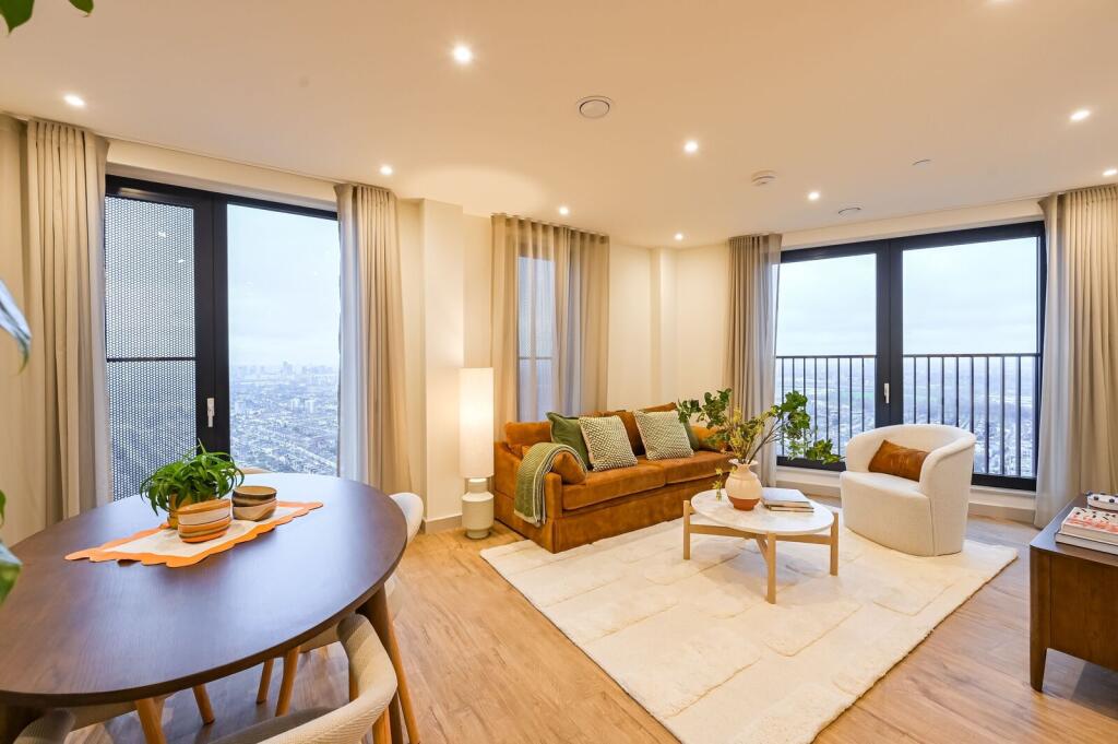 2 bed 1st Floor Flat for rent in . From Foxtons - Hackney