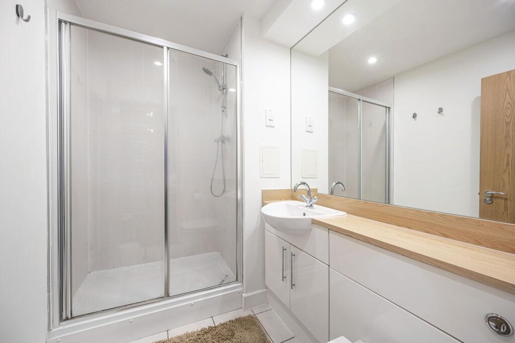 1 bed 1st Floor Flat for rent in Hackney. From Foxtons - Hackney