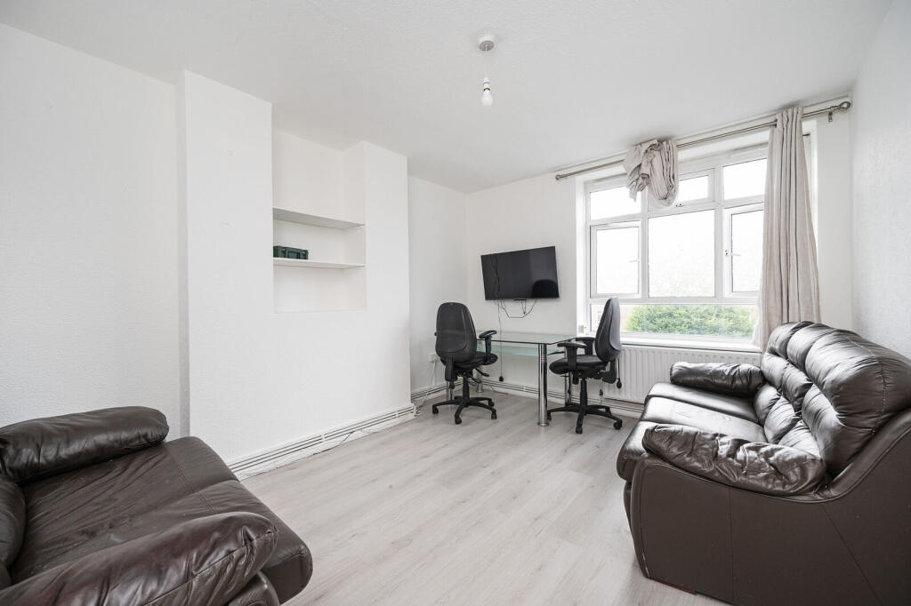 2 bed 1st Floor Flat for rent in Hackney. From Foxtons - Hackney