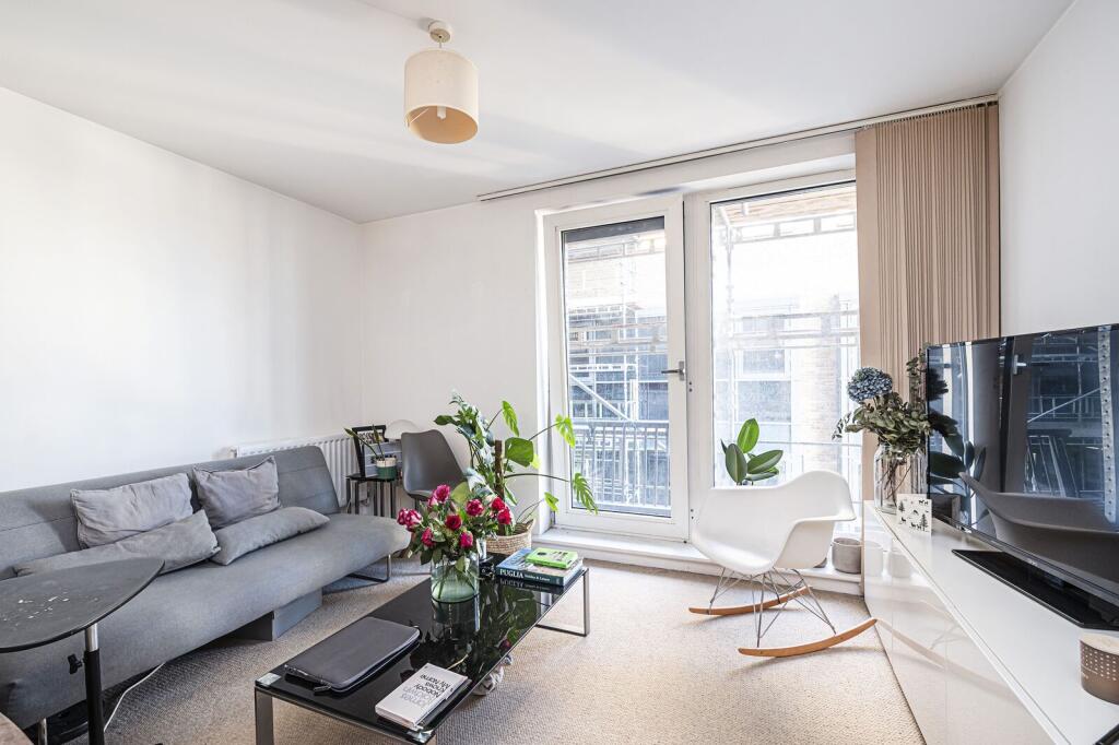 1 bed 1st Floor Flat for rent in Hackney. From Foxtons - Hackney