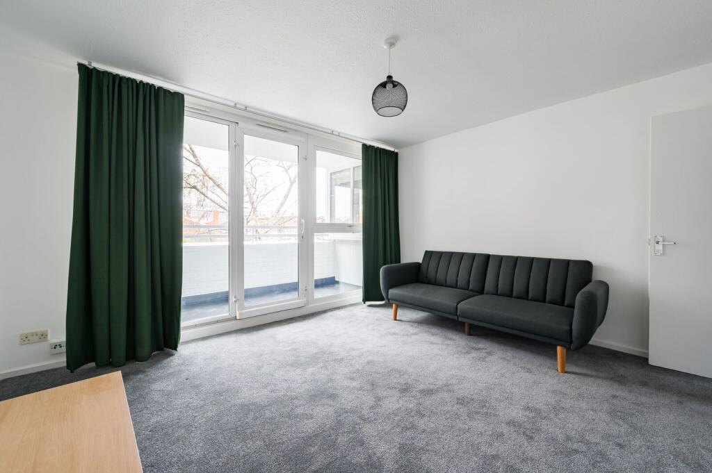 3 bed 1st Floor Flat for rent in Tottenham. From Foxtons - Hackney 3 bed 1st Floor Flat for rent in Tottenham. From Foxtons - Hackney