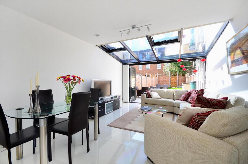 4 bed Detached for rent in Hackney. From Foxtons - Hackney