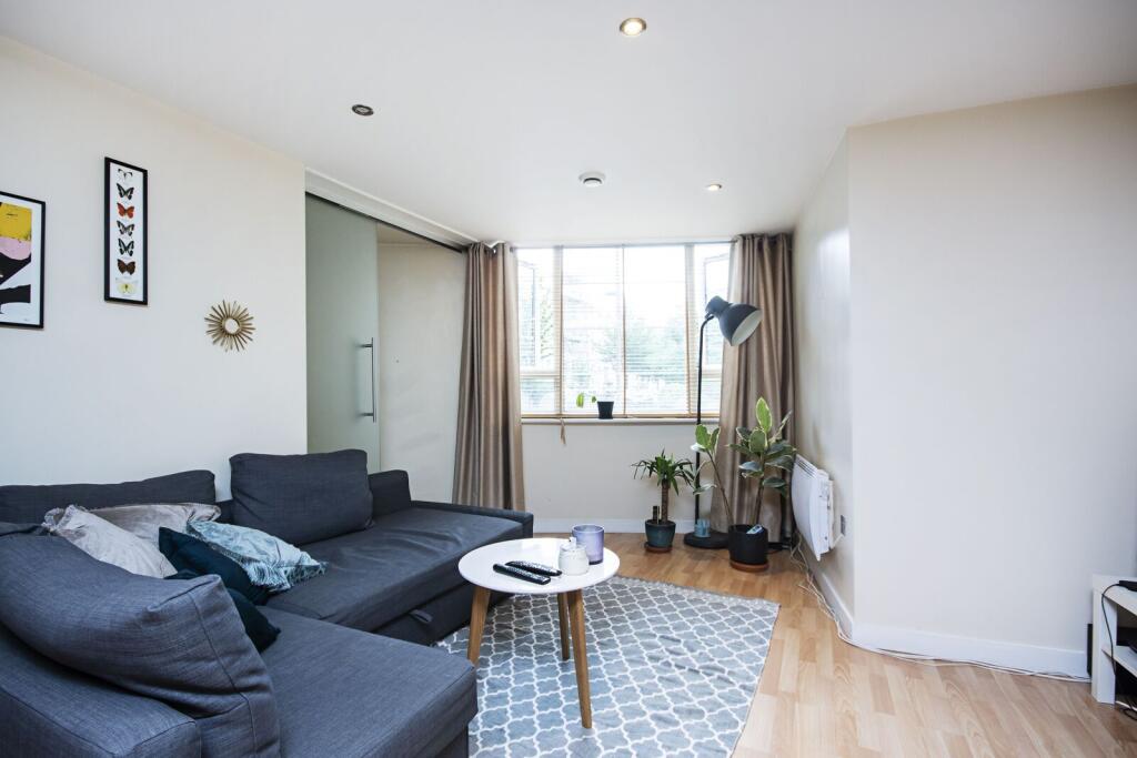1 bed 1st Floor Flat for rent in Stoke Newington. From Foxtons - Hackney