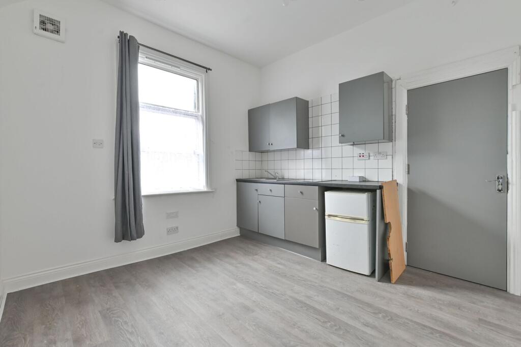 4 bed Studio for rent in London. From Foxtons - Hackney 4 bed Studio for rent in London. From Foxtons - Hackney