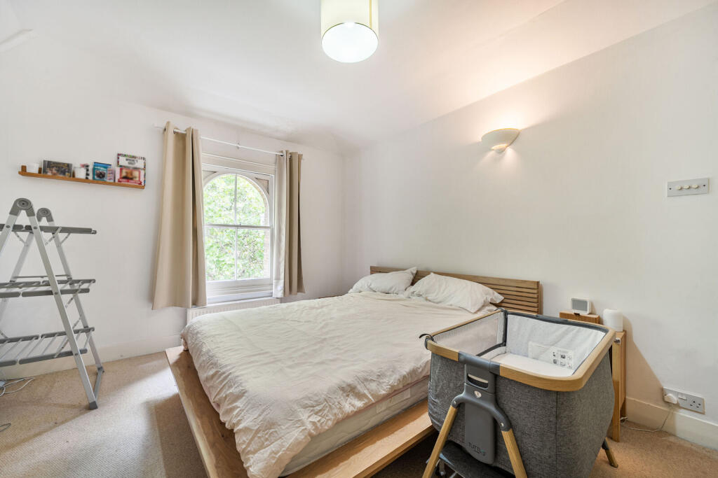 1 bed 1st Floor Flat for rent in London. From Foxtons - Hackney