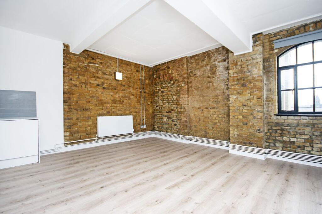 2 bed 1st Floor Flat for rent in London. From Foxtons - Hackney