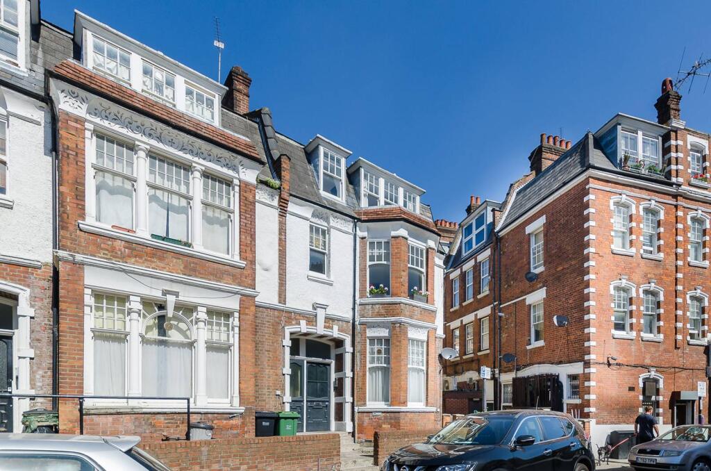 2 bed 1st Floor Flat for rent in London. From Foxtons - Hampstead
