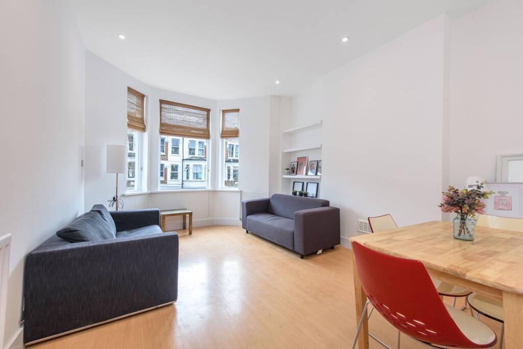 2 bed 1st Floor Flat for rent in London. From Foxtons - Hampstead