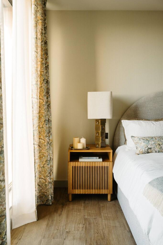 3 bed 1st Floor Flat for rent in . From Foxtons - Hampstead