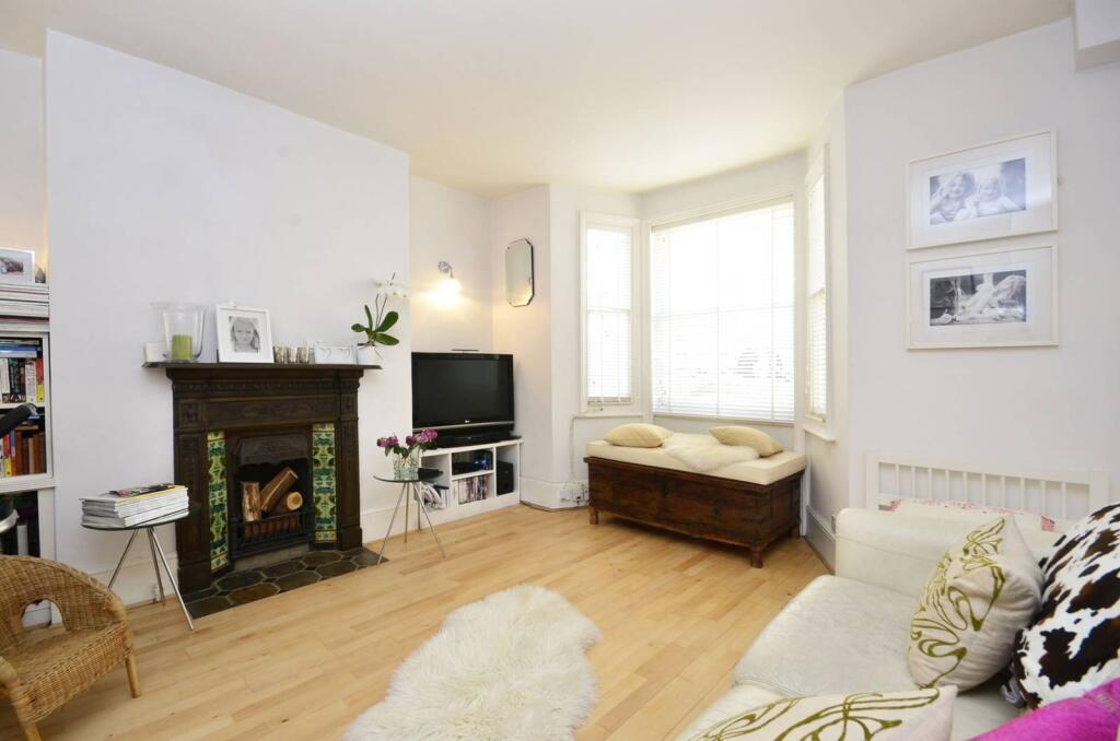 2 bed 1st Floor Flat for rent in Hampstead. From Foxtons - Hampstead